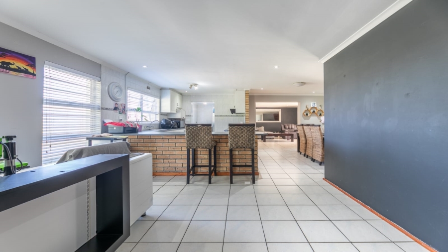 To Let 3 Bedroom Property for Rent in Edgemead Western Cape
